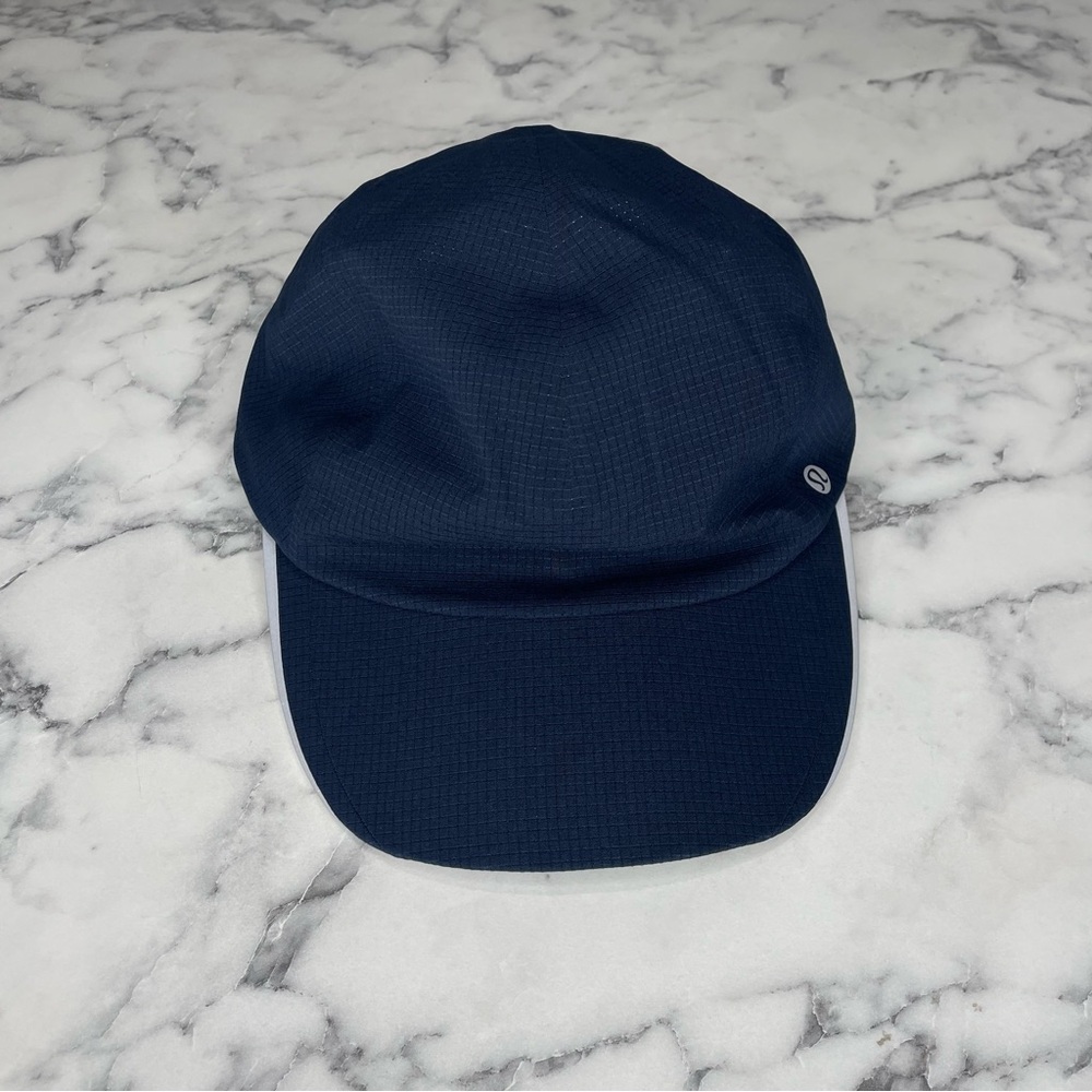 Lululemon Fast and Free Running Hat WovenAir S/M NEW with Tags True Navy